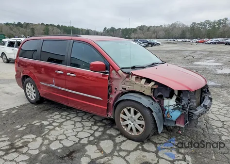 2015 Chrysler Town & Country Touring z USA, uszkodzony, nr VIN 2C4RC1BG8FR571667